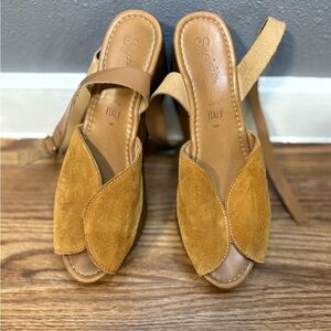 Seychelles Women's Suede Sandals size 9 ( SKU 150)